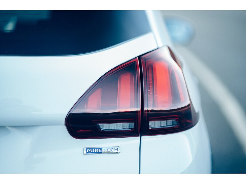 Peugeot 1.2 PureTech Allure SUV 5dr Petrol Manual Euro 6 (s/s) (130 ps)