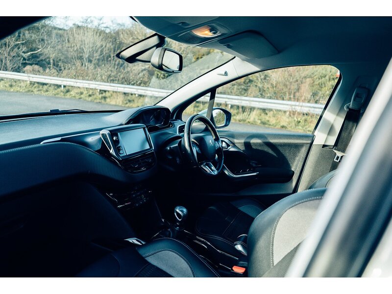 Peugeot 1.2 PureTech Allure SUV 5dr Petrol Manual Euro 6 (s/s) (130 ps)