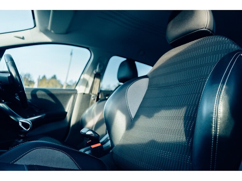 Peugeot 1.2 PureTech Allure SUV 5dr Petrol Manual Euro 6 (s/s) (130 ps)