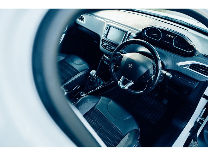 Peugeot 1.2 PureTech Allure SUV 5dr Petrol Manual Euro 6 (s/s) (130 ps)