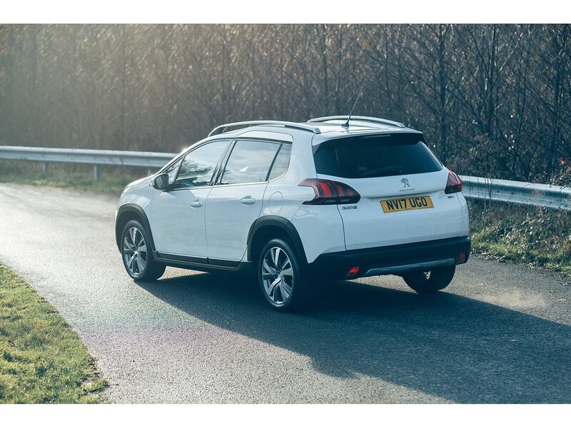 Peugeot 1.2 PureTech Allure SUV 5dr Petrol Manual Euro 6 (s/s) (130 ps)