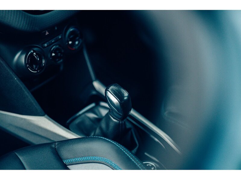 Peugeot 1.2 PureTech Urban Cross SUV 5dr Petrol Manual Euro 6 (s/s) (110 ps)