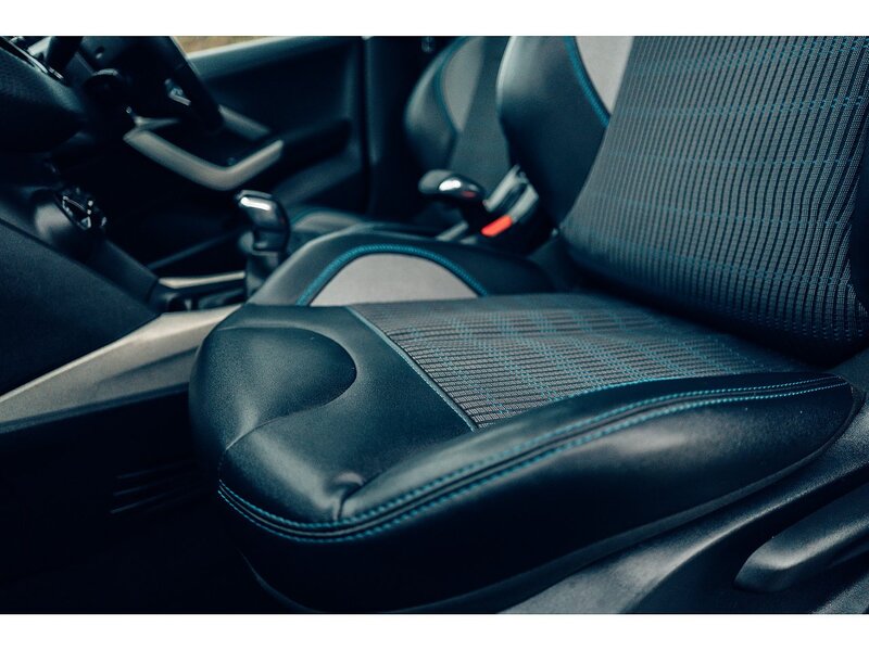 Peugeot 1.2 PureTech Urban Cross SUV 5dr Petrol Manual Euro 6 (s/s) (110 ps)