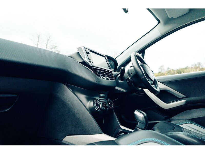 Peugeot 1.2 PureTech Urban Cross SUV 5dr Petrol Manual Euro 6 (s/s) (110 ps)