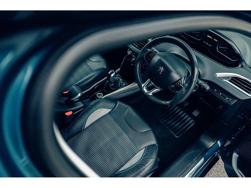 Peugeot 1.2 PureTech Urban Cross SUV 5dr Petrol Manual Euro 6 (s/s) (110 ps)