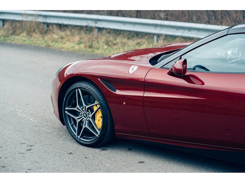 Ferrari 3.8 V8 T Convertible 2dr Petrol F1 DCT Euro 6 (560 ps)