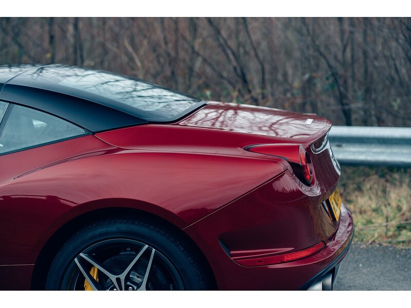 Ferrari 3.8 V8 T Convertible 2dr Petrol F1 DCT Euro 6 (560 ps)