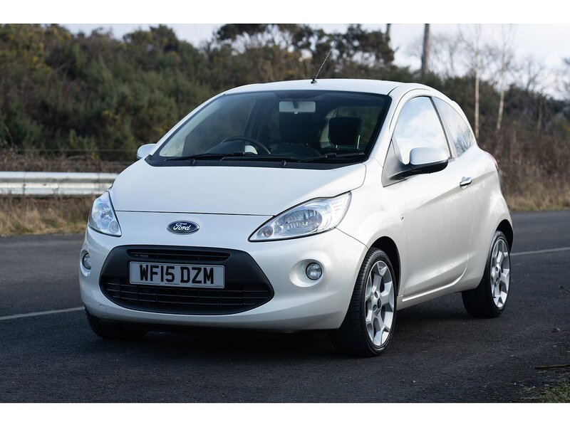 Ford 1.2 Titanium Hatchback 3dr Petrol Manual Euro 5 (69 ps)