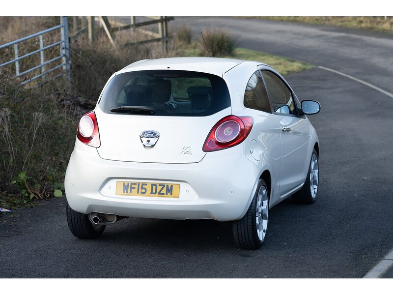 Ford 1.2 Titanium Hatchback 3dr Petrol Manual Euro 5 (69 ps)