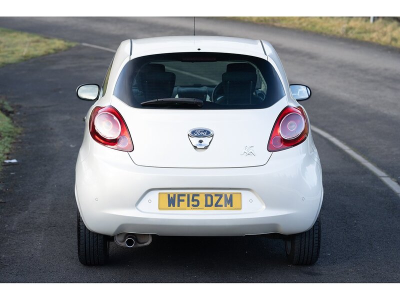 Ford 1.2 Titanium Hatchback 3dr Petrol Manual Euro 5 (69 ps)