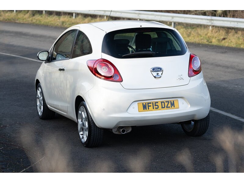 Ford 1.2 Titanium Hatchback 3dr Petrol Manual Euro 5 (69 ps)