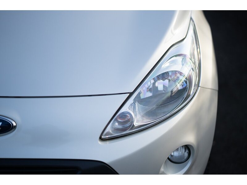 Ford 1.2 Titanium Hatchback 3dr Petrol Manual Euro 5 (69 ps)