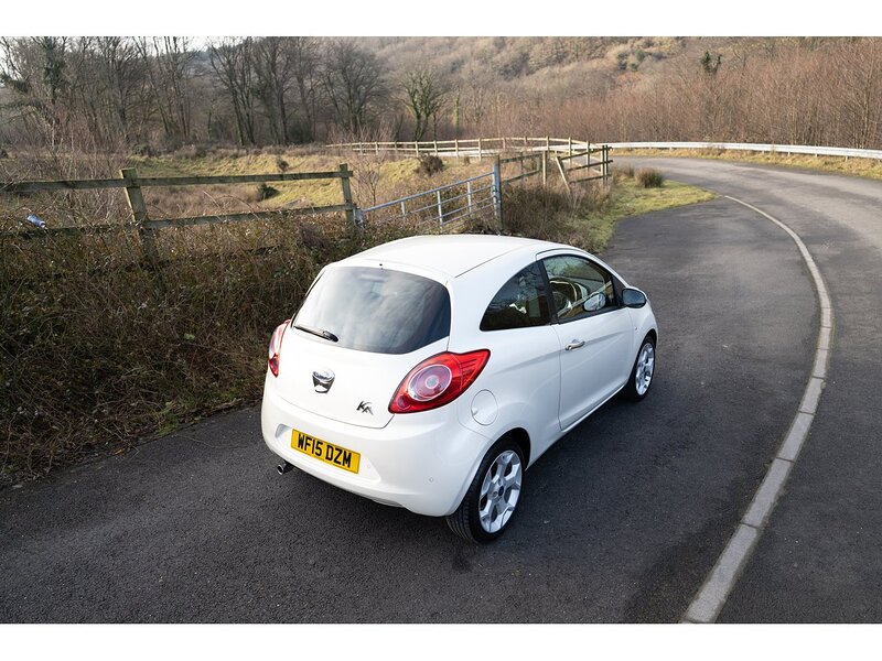 Ford 1.2 Titanium Hatchback 3dr Petrol Manual Euro 5 (69 ps)