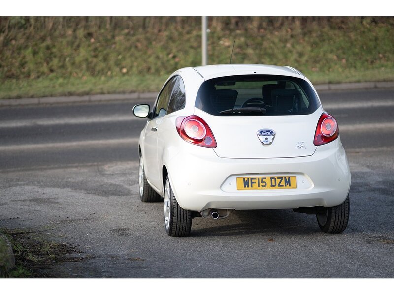 Ford 1.2 Titanium Hatchback 3dr Petrol Manual Euro 5 (69 ps)