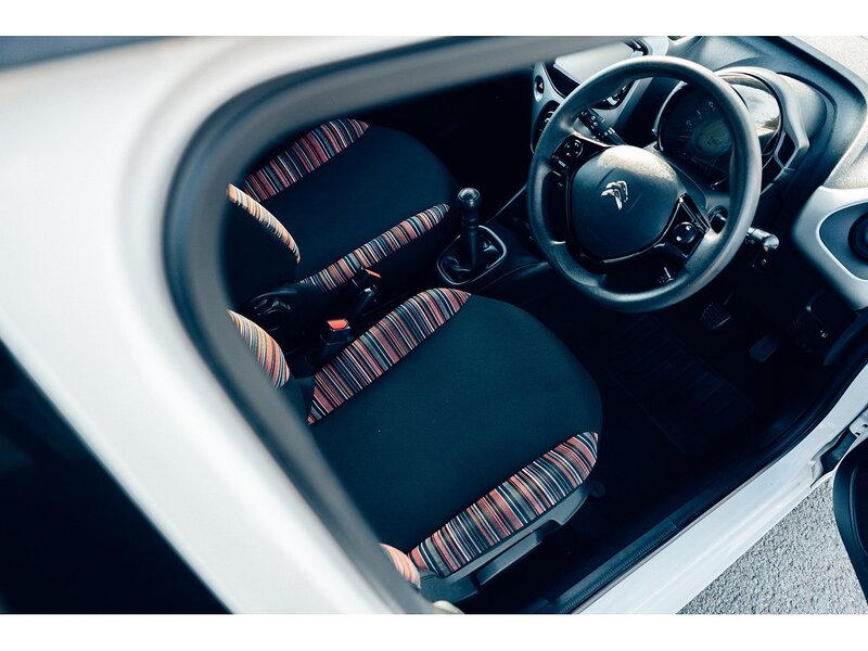 Citroen 1.2 PureTech Feel Hatchback 5dr Petrol Manual Euro 6 (82 ps)