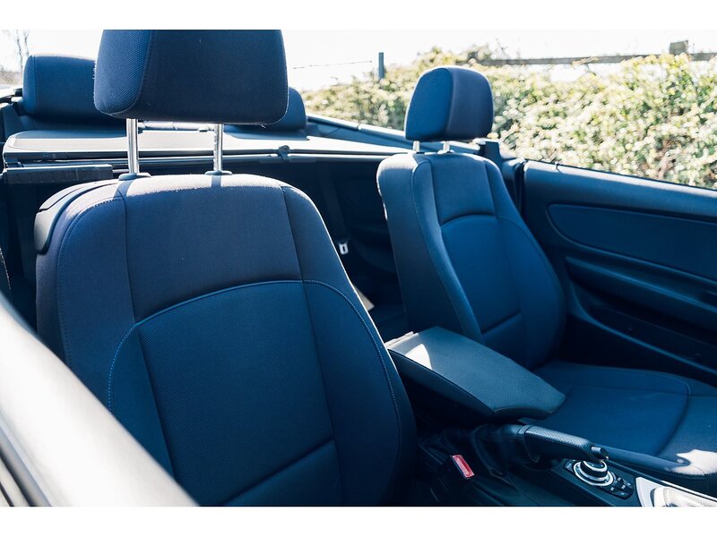 BMW 2.0 123d SE Convertible 2dr Diesel Steptronic Euro 4 (204 ps)