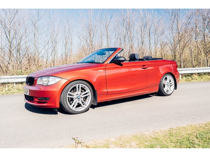 BMW 2.0 123d SE Convertible 2dr Diesel Steptronic Euro 4 (204 ps)