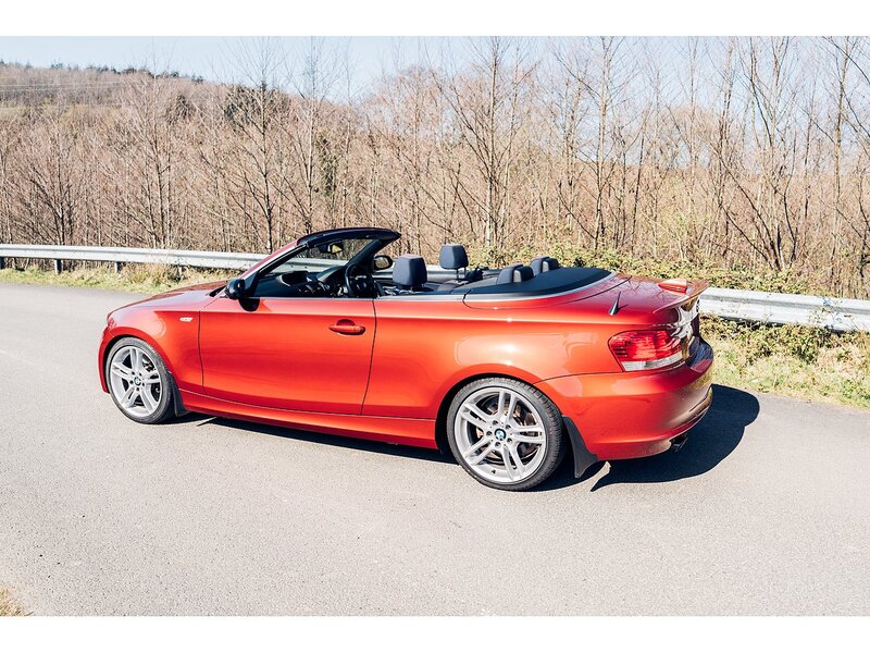BMW 2.0 123d SE Convertible 2dr Diesel Steptronic Euro 4 (204 ps)