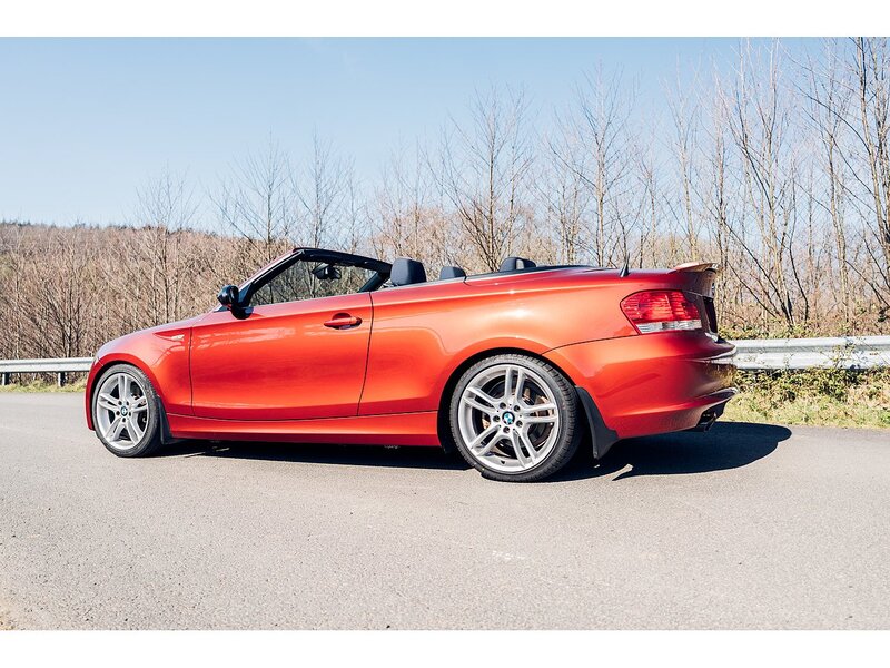 BMW 2.0 123d SE Convertible 2dr Diesel Steptronic Euro 4 (204 ps)