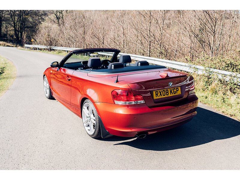BMW 2.0 123d SE Convertible 2dr Diesel Steptronic Euro 4 (204 ps)