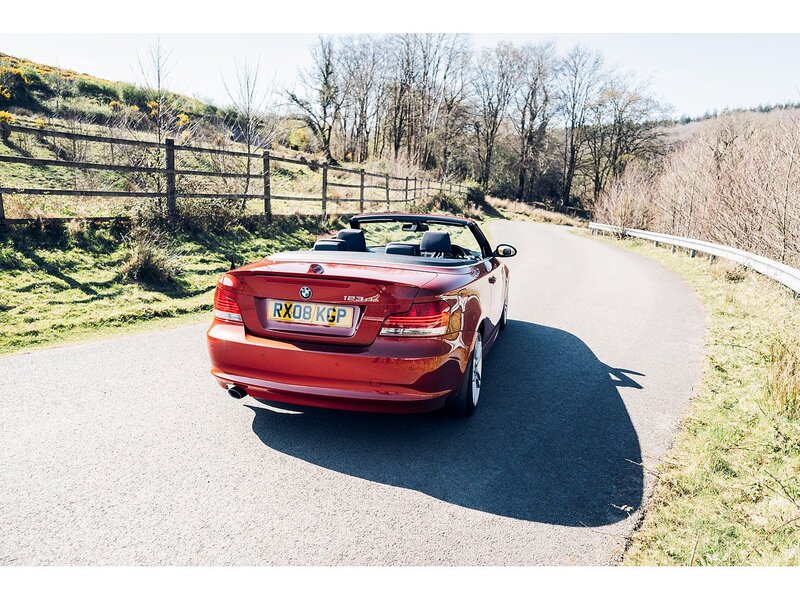 BMW 2.0 123d SE Convertible 2dr Diesel Steptronic Euro 4 (204 ps)