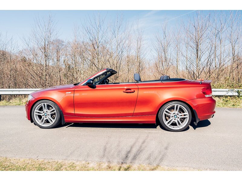 BMW 2.0 123d SE Convertible 2dr Diesel Steptronic Euro 4 (204 ps)