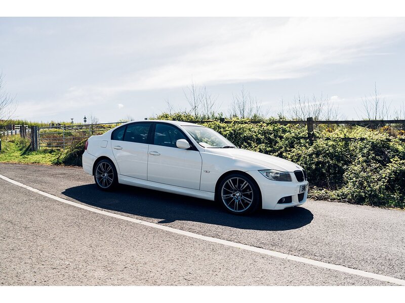 BMW 2.0 318i Sport Plus Edition Saloon 4dr Petrol Manual Euro 5 (s/s) (143 ps)