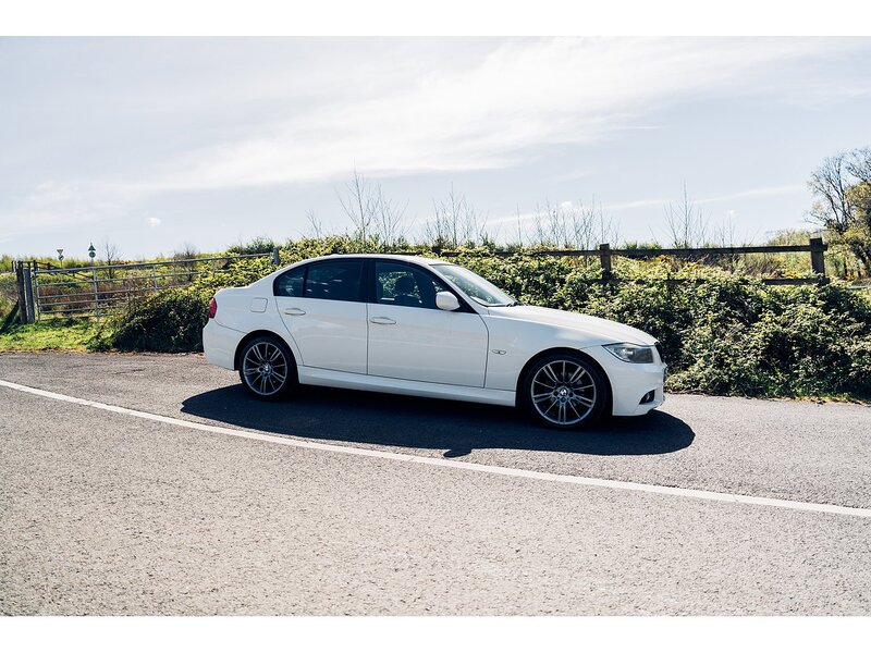 BMW 2.0 318i Sport Plus Edition Saloon 4dr Petrol Manual Euro 5 (s/s) (143 ps)