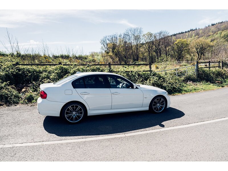 BMW 2.0 318i Sport Plus Edition Saloon 4dr Petrol Manual Euro 5 (s/s) (143 ps)