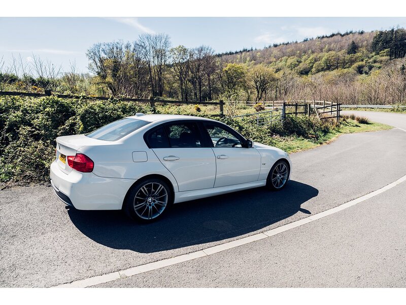 BMW 2.0 318i Sport Plus Edition Saloon 4dr Petrol Manual Euro 5 (s/s) (143 ps)