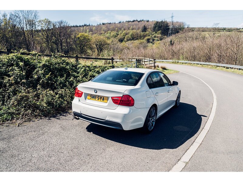 BMW 2.0 318i Sport Plus Edition Saloon 4dr Petrol Manual Euro 5 (s/s) (143 ps)