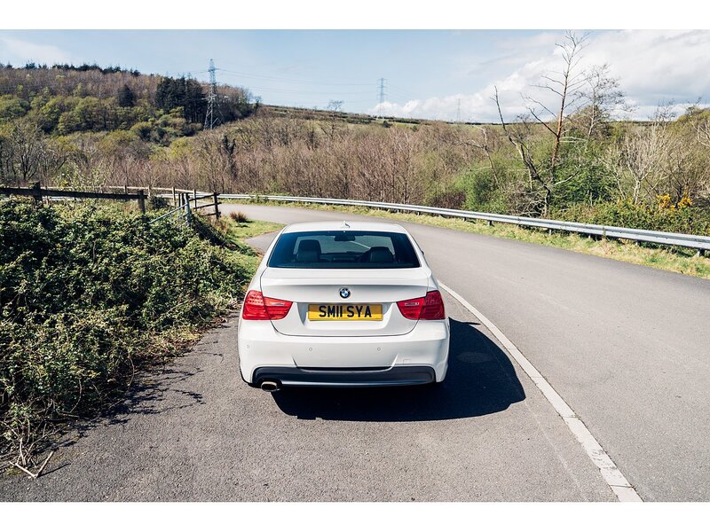 BMW 2.0 318i Sport Plus Edition Saloon 4dr Petrol Manual Euro 5 (s/s) (143 ps)