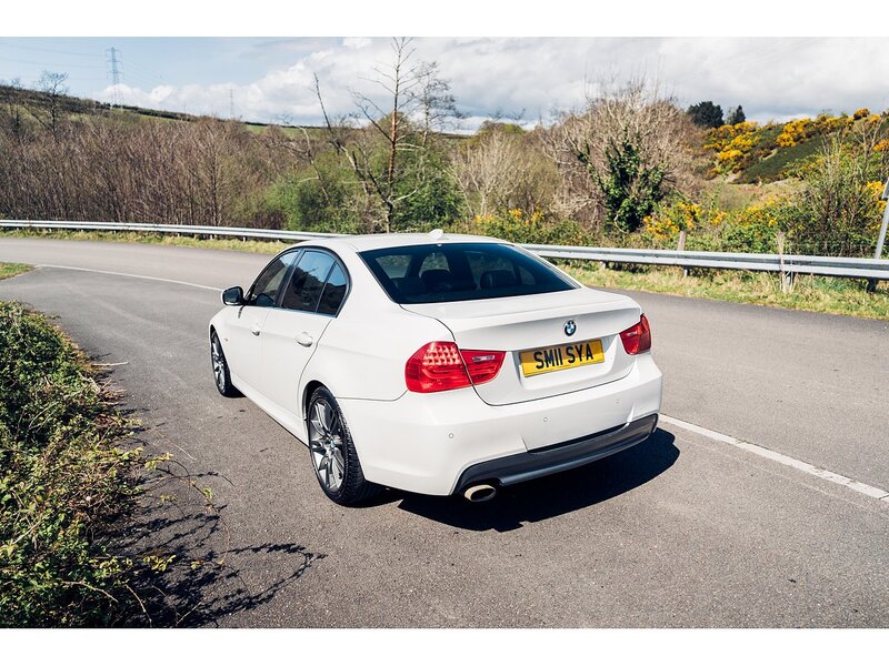 BMW 2.0 318i Sport Plus Edition Saloon 4dr Petrol Manual Euro 5 (s/s) (143 ps)