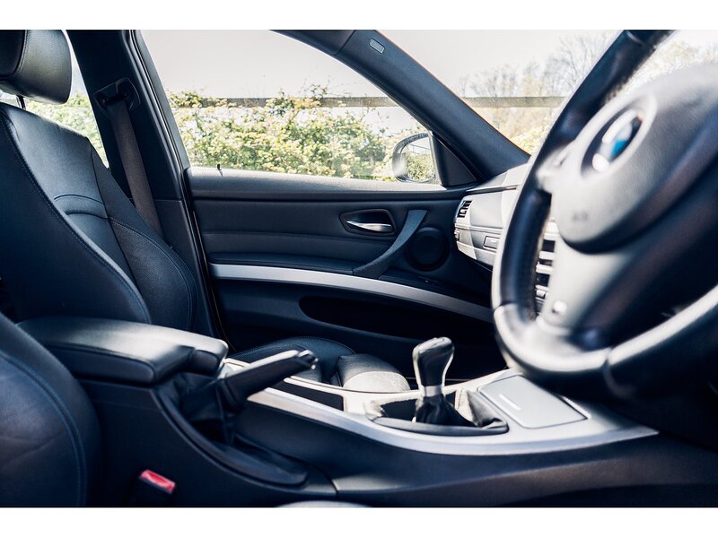 BMW 2.0 318i Sport Plus Edition Saloon 4dr Petrol Manual Euro 5 (s/s) (143 ps)