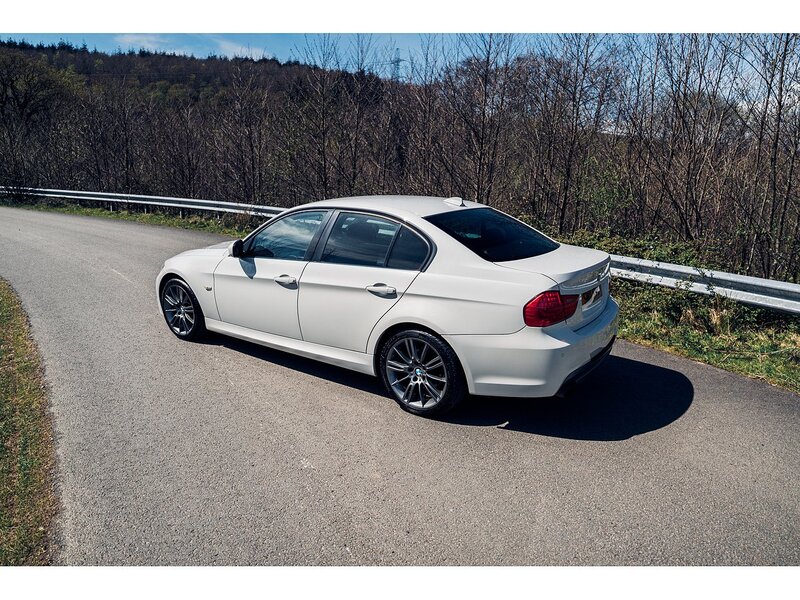 BMW 2.0 318i Sport Plus Edition Saloon 4dr Petrol Manual Euro 5 (s/s) (143 ps)