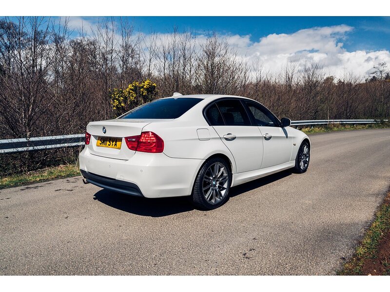 BMW 2.0 318i Sport Plus Edition Saloon 4dr Petrol Manual Euro 5 (s/s) (143 ps)