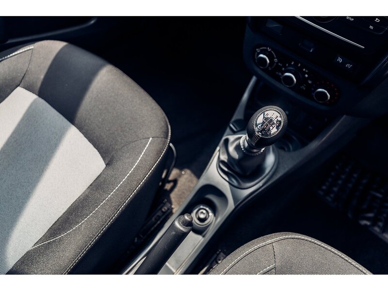 Dacia 1.2 TCe Laureate SUV 5dr Petrol Manual Euro 6 (s/s) (125 ps)