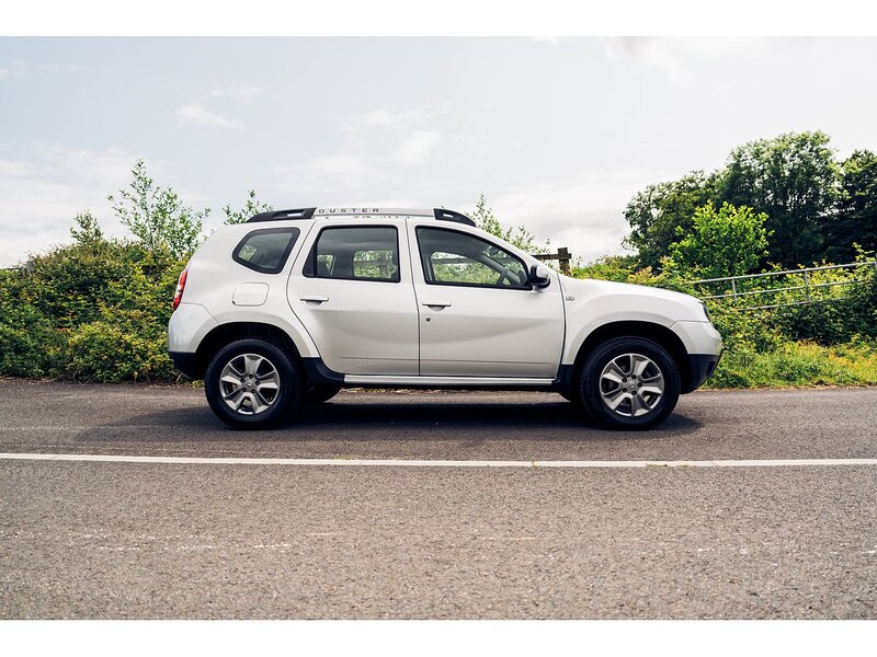 Dacia 1.2 TCe Laureate SUV 5dr Petrol Manual Euro 6 (s/s) (125 ps)