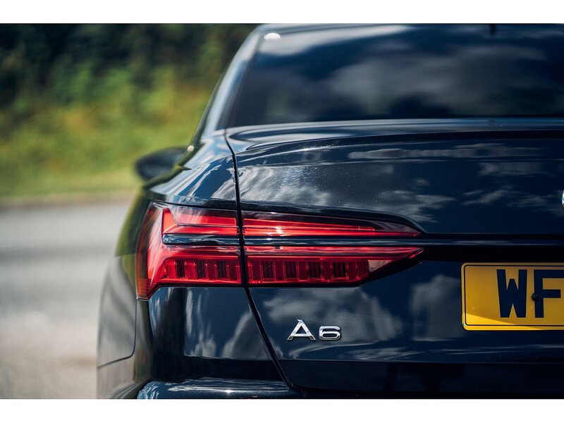 Audi 2.0 TDI 40 Black Edition Saloon 4dr Diesel S Tronic Euro 6 (s/s) (204 ps)