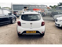 0.9 TCe Essential Hatchback 5dr Petrol Manual Euro 6 (s/s) (90 ps)