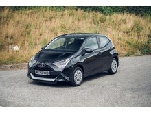 1.0 VVT-i x-play Hatchback 5dr Petrol Manual Euro 6 (71 ps)