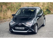1.0 VVT-i x-play Hatchback 5dr Petrol Manual Euro 6 (71 ps)