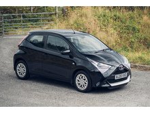 1.0 VVT-i x-play Hatchback 5dr Petrol Manual Euro 6 (71 ps)