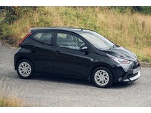 1.0 VVT-i x-play Hatchback 5dr Petrol Manual Euro 6 (71 ps)