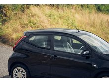 1.0 VVT-i x-play Hatchback 5dr Petrol Manual Euro 6 (71 ps)