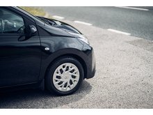 1.0 VVT-i x-play Hatchback 5dr Petrol Manual Euro 6 (71 ps)