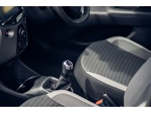 1.0 VVT-i x-play Hatchback 5dr Petrol Manual Euro 6 (71 ps)