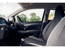 1.0 VVT-i x-play Hatchback 5dr Petrol Manual Euro 6 (71 ps)