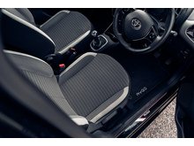 1.0 VVT-i x-play Hatchback 5dr Petrol Manual Euro 6 (71 ps)