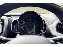 1.0 VVT-i x-play Hatchback 5dr Petrol Manual Euro 6 (71 ps)